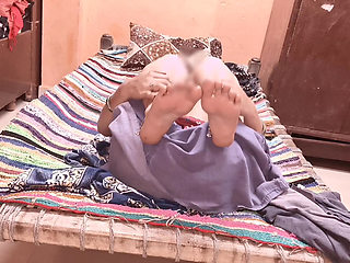 Before fucking daughter-in-law at night, father-in-law sucked my pussy so much that daughter-in-law screamed.