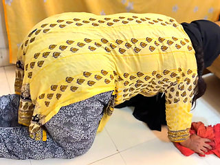 Marriage Al'ab Dhat Almuakhrat Alkabirat Walshawniat Ealiqat Taht Alsarir Walan Turid Mumarasat Aljins