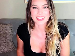 Close up MILF masturbation