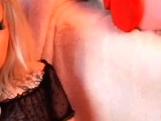 Live brunette camgirl toys masturbation orgasm on webcam