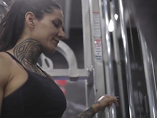 Sensual Pegging by Muscle Stepmommy Hulda Lopez