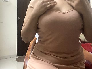 Big Indian Latina Dancing Playing with her Big Boobs Big Indian Pussy with Big Clit Wants to get Sucked and Fucked badly