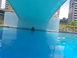 Fucking in the pool with my girlfriend with a happy ending