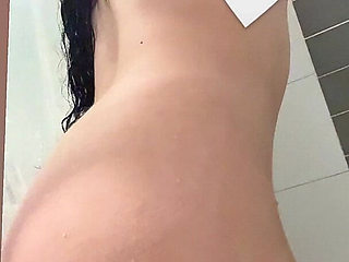 We Love Some Good Shower Pics!