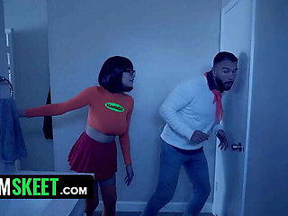 Velma and Fred's Spooky Mystery: Cosplay Fun Turns X-Rated!