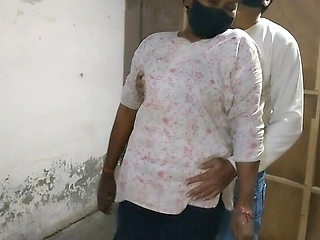 Desi 18 Year Old Girl Hot Sex With Boyfriend - Blowjob & Creampie in Hospital