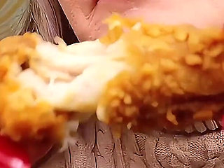 Miss Whitney Morgan: Fried Chicken Eating Asmr