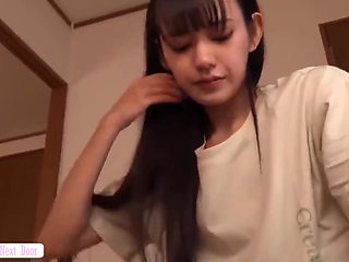 Slender Beauty with an Idol-like Smile Revealed Her Most Relaxed Side in a Rare Private Moment 2nd