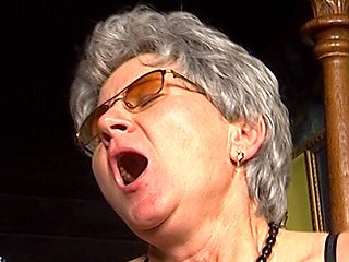 Screaming Granny! She moans so loud while fucking