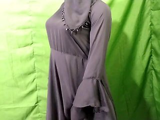 Indian housewife Desi-Queen1 gets stroking and chatting dirty in the bedroom