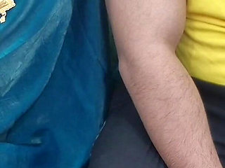 Alisha Bhabhi Gave Chance to Delivery Boy to Fuck Her