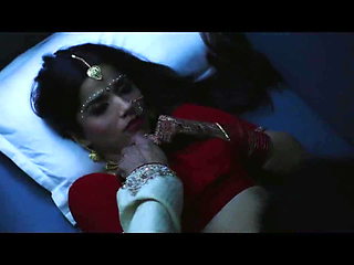 Aparna Bajpai as Desi Dulhan