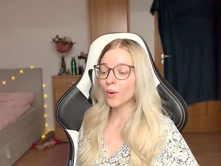 Different types of chastity submissives with Goddess Bella Rae