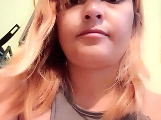 Hot single gives herself pleasure