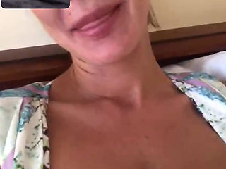 Glamino Babe 5 - Part 1 Sexy Chat with Elen Million