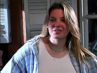 Sunnie Daye: I Want to Try a Big Mature Cock for the First Time