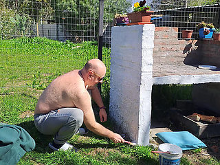 Homemade: amateur girlfriend teasing boyfriend while he works outside