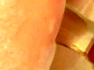 Bathing brunette teen pussy toying solo