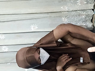 Hijab college student addicted to masturbating using dildo