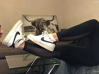 Dirty White Sneaker Worship - Valeria Night (part 2)