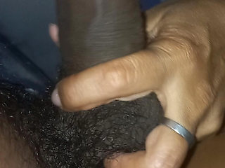 My wife's manicurists see the cock standing up and don't hesitate to suck