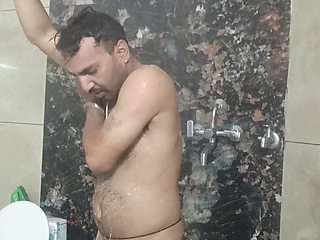 Desi chora police officer uncle ka lund chuste huye