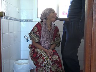 Kurdish Turkish MILF Sucks Her First Big Black Cock During Her Lunch Break