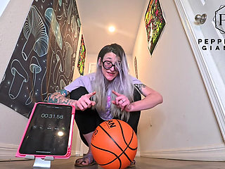 6'7 Tall Goddess One-handed Basketball Hold Challenge How Long Can These Huge Hands Dominate?