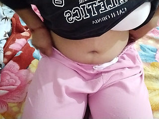 Sinsjonnygirl Play on bed with her boobs