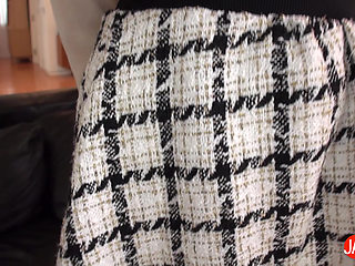 JAVHUB Aya Kisaki gets started while in the car