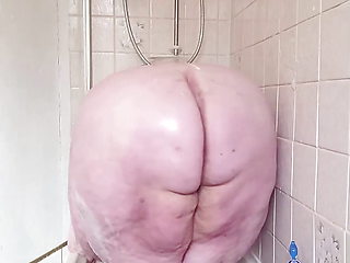 The fat SSBBW shower Goddess