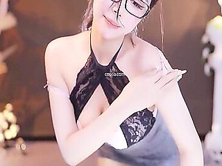 This Beautiful Chinese Camgirl Asmr 15 Min