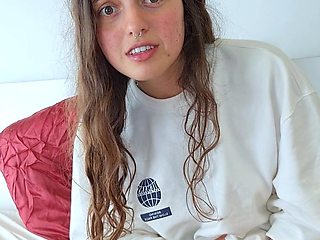 Hot amateur webcam teen masturbates for their fans