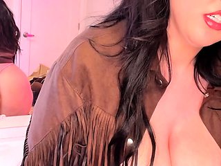 Big boobs milf masturbates with her dildo