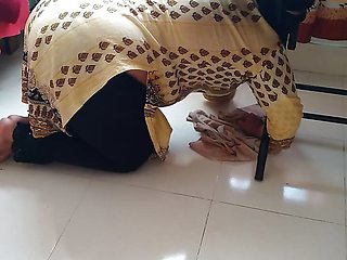 Desi Stepmom Gets Stuck While Sweeping Under The Bed When Stepson Fucks Her And Cum Out Her Big Ass - Family Sex (Ep-2)