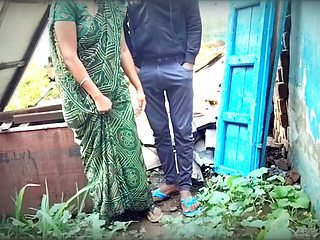 Indian Desi Bhabhi Sex in the Outdoor Vegetable Field