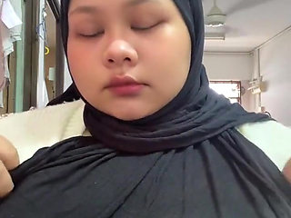 Uncensored Hijabi Massage Big Titty