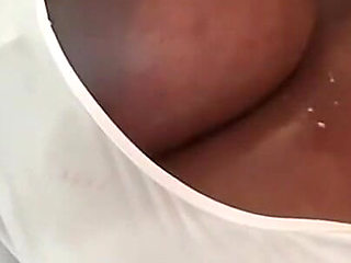 Ebony MILF Titsplay