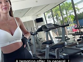 The guy secretly filmed the girl in the gym, approached her and offered to give a blowjob in the toilet