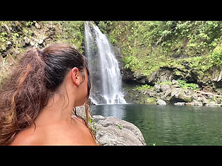 Vlogging in the middle of nature 🌴