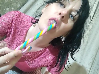 She Sucks a Lollipop and Shoves It in Her Hairy Pussy Ginnagg