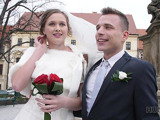 HUNT4K. Attractive Czech bride spends first night with rich stranger