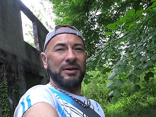 The pornstar Damien Crosse fucked bareback by Enzo Rimenez