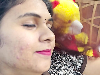 Mallu Couple Feet Romance Husband Massage and Lick on Wife Feet