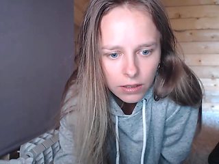 Hot Russian blonde show body on chaturbate