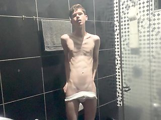 Kedoimath - A Twink Just Showing Your Body Before Shower