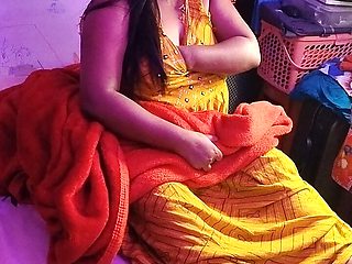 Horney sexy desi bhabhi try to cam show and she show here nipples