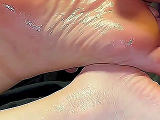 Amateur Footjob Sexy Oiled Soles