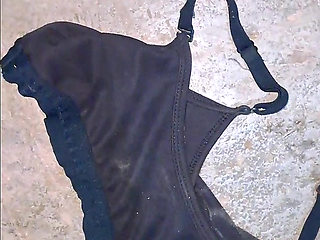 panty of a virgin girl made my penis shake - Hand job