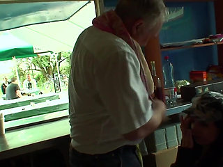I'm lost and I ask for information in the area in exchange for a fuck with my very hot, very tight and shaved pussy